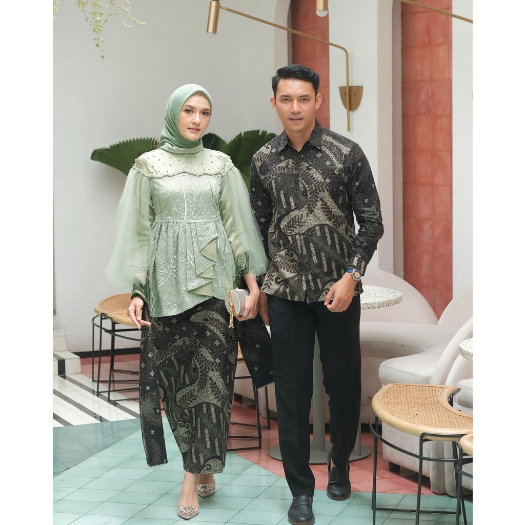 SHOPASHOP SOLO Batik Kebaya Couple Cantika Tille Mutiara / Kebaya Wisuda/ Kebaya Tunangan/ Couple tunangan