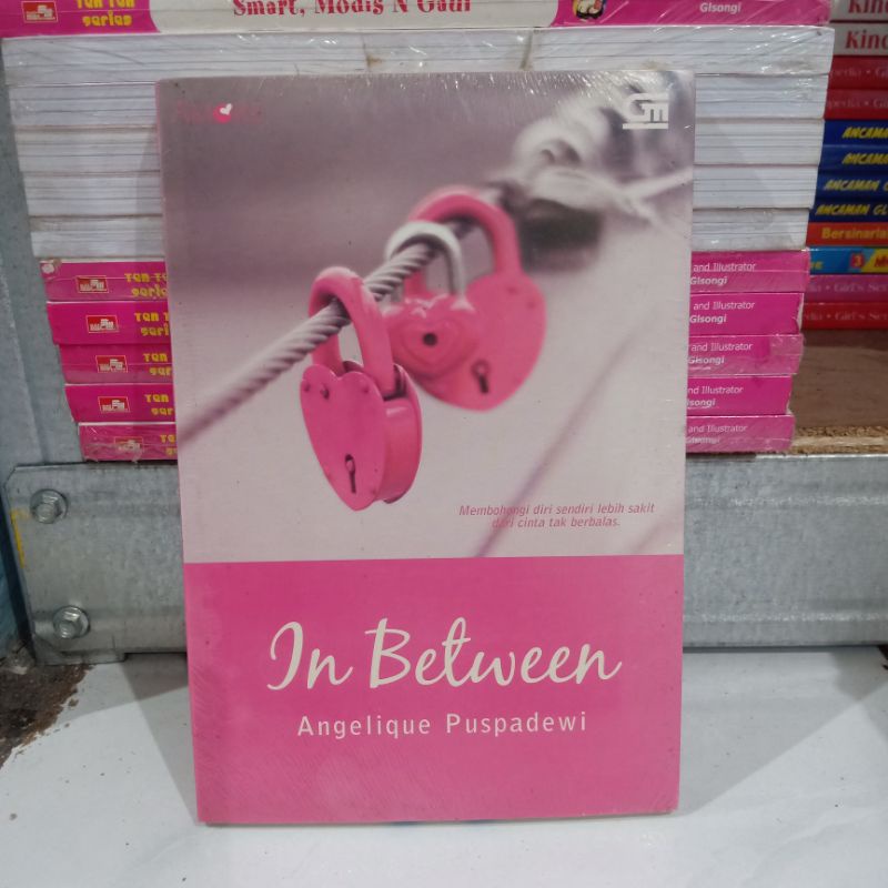 obral buku murah Novel best seller // remaja // wattpad // fantasi // sastra // fiksi // non fiksi part 32-In between