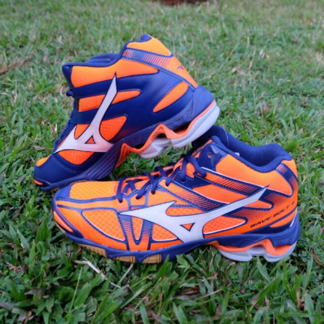 sepatu mizuno bolt 4