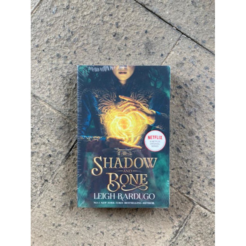 Shadow and Bone Leigh Bardugo