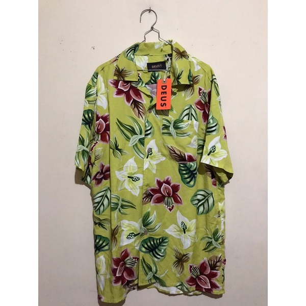 Kemeja pantai / Aloha / Hawaiian deus ex machina step off shirt (loose fit) - gold size M fit L