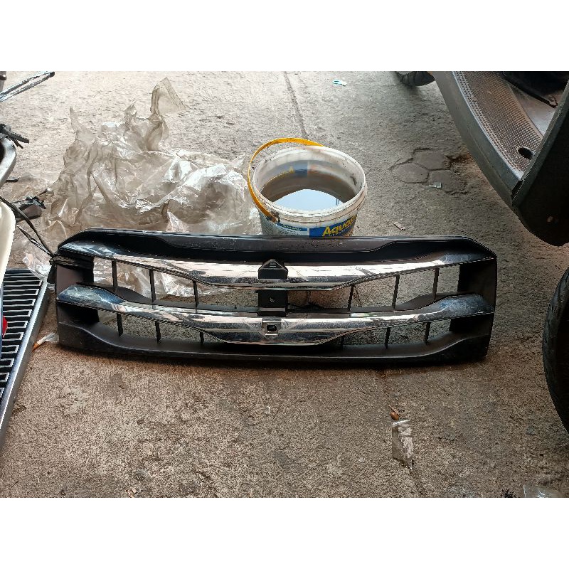 grill Suzuki SX4 cross original