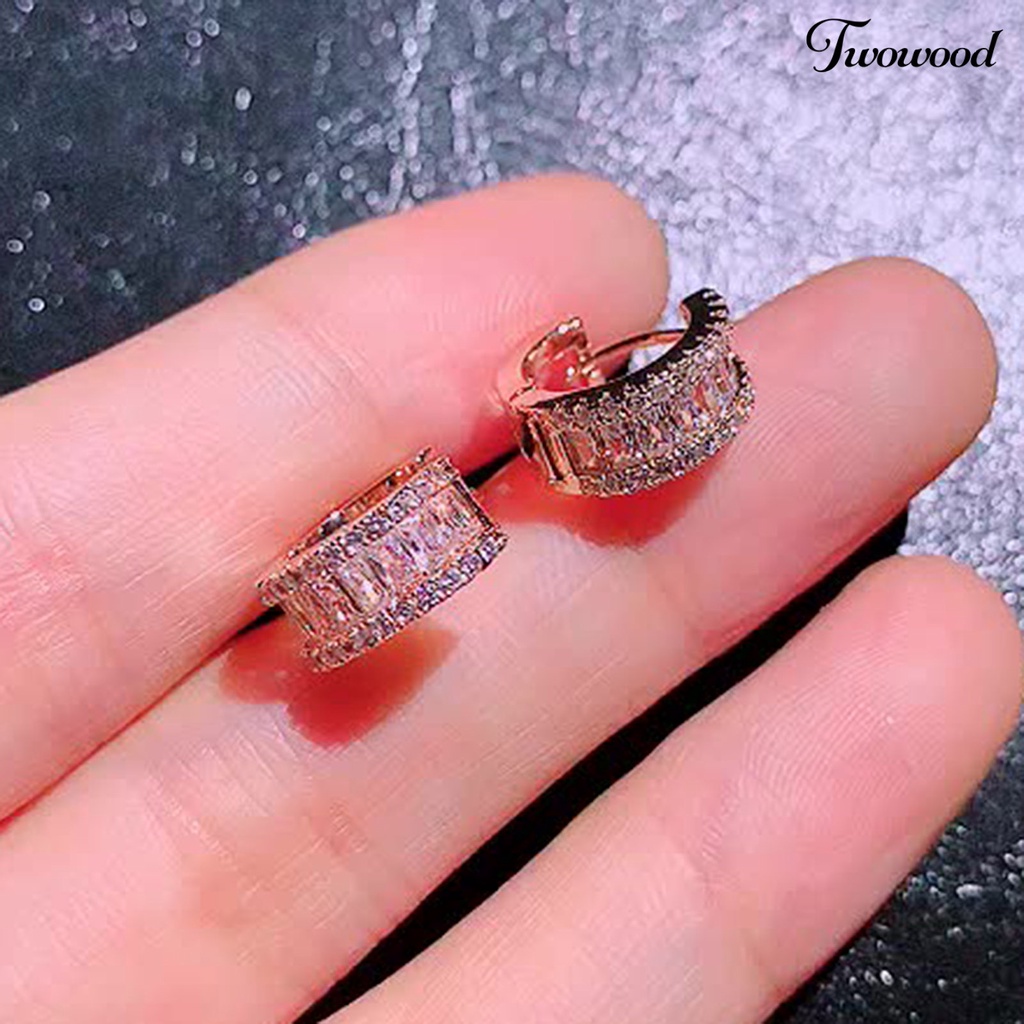 1 Pasang Anting Klip Bentuk Lingkaran Aksen Berlian Imitasi Warna Rose Gold Untuk Wanita