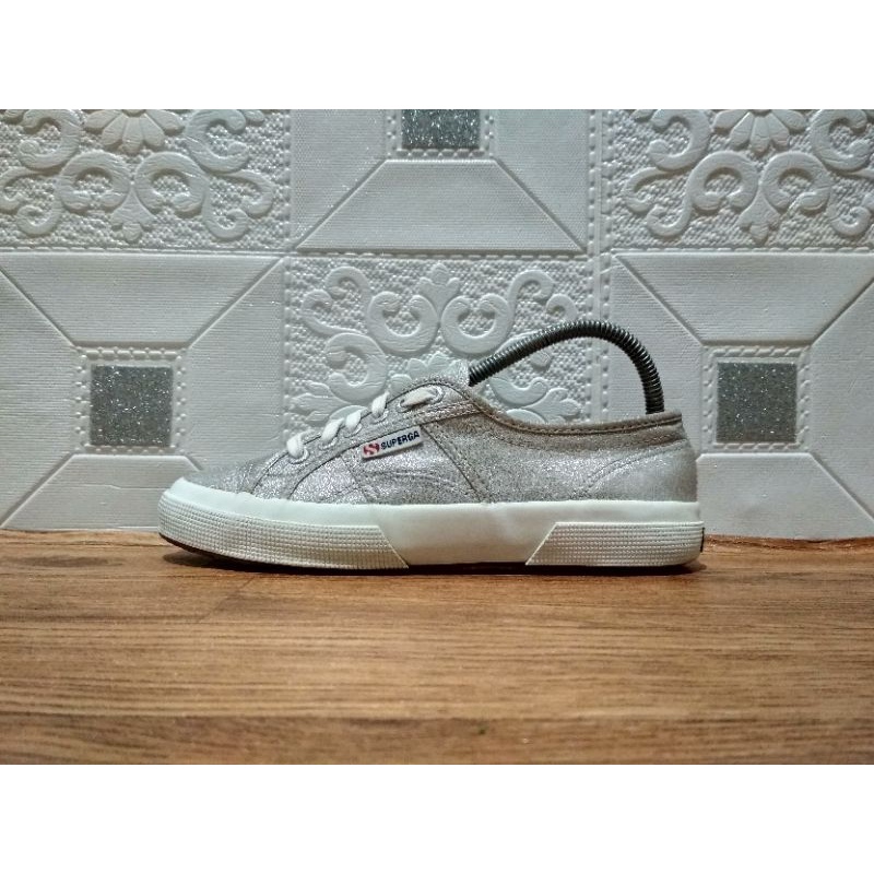 superga size 39
