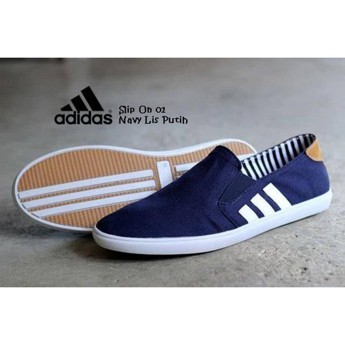 LARIS SEPATU PRIA ADIDAS SLIP ON CANVAS SEPATU CASUAL SANTAI - HITAM, 39