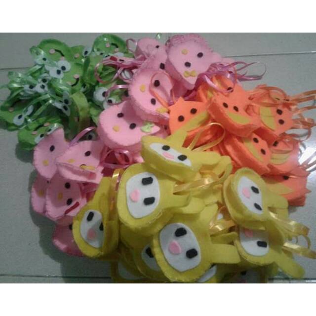 Souvenir wadah telor flannel