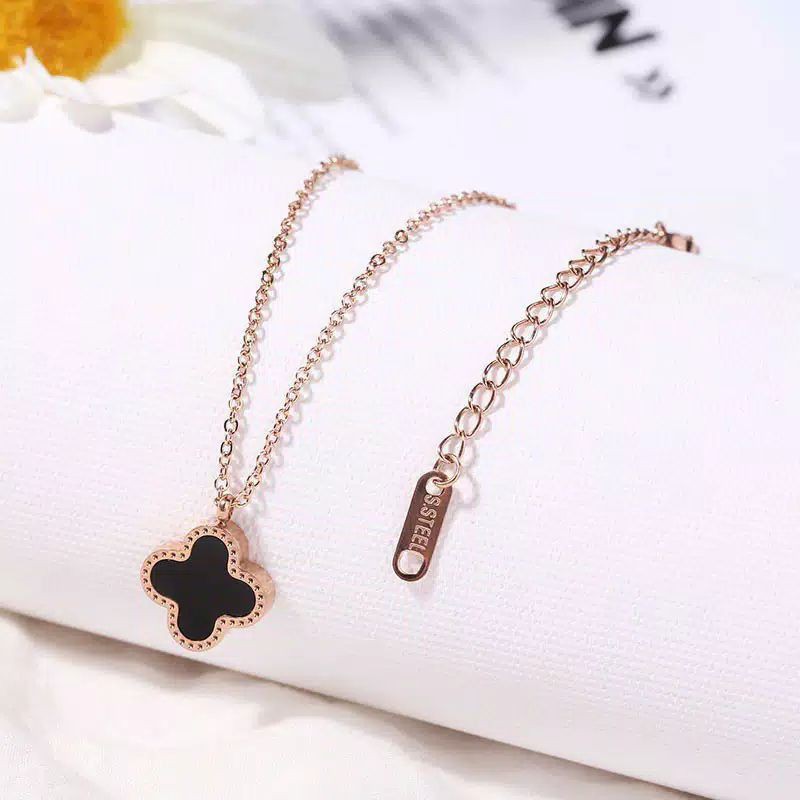 KALUNG TITANIUM LIONTIN DAUN BAGUS WARNA ROSE GOLD