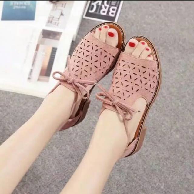 Laseria Sandal Wanita
