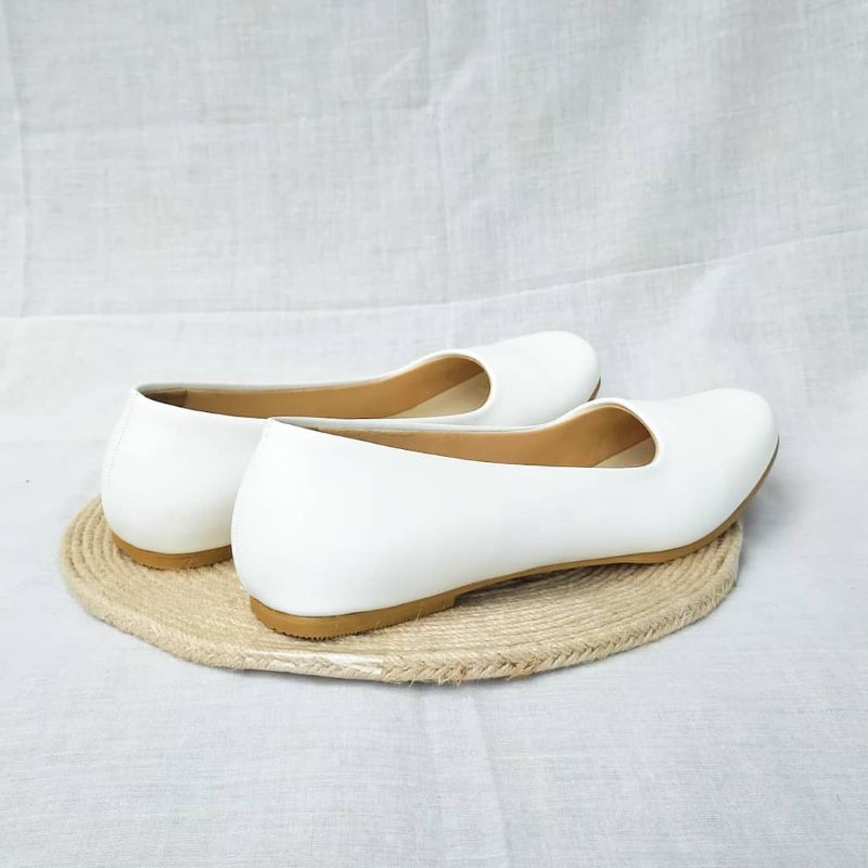 Sepatu flatshoes wanita putih eramsis, BIG size.