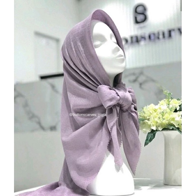 Buttonscarves Everyday Tapis Embossed Rhubarb.