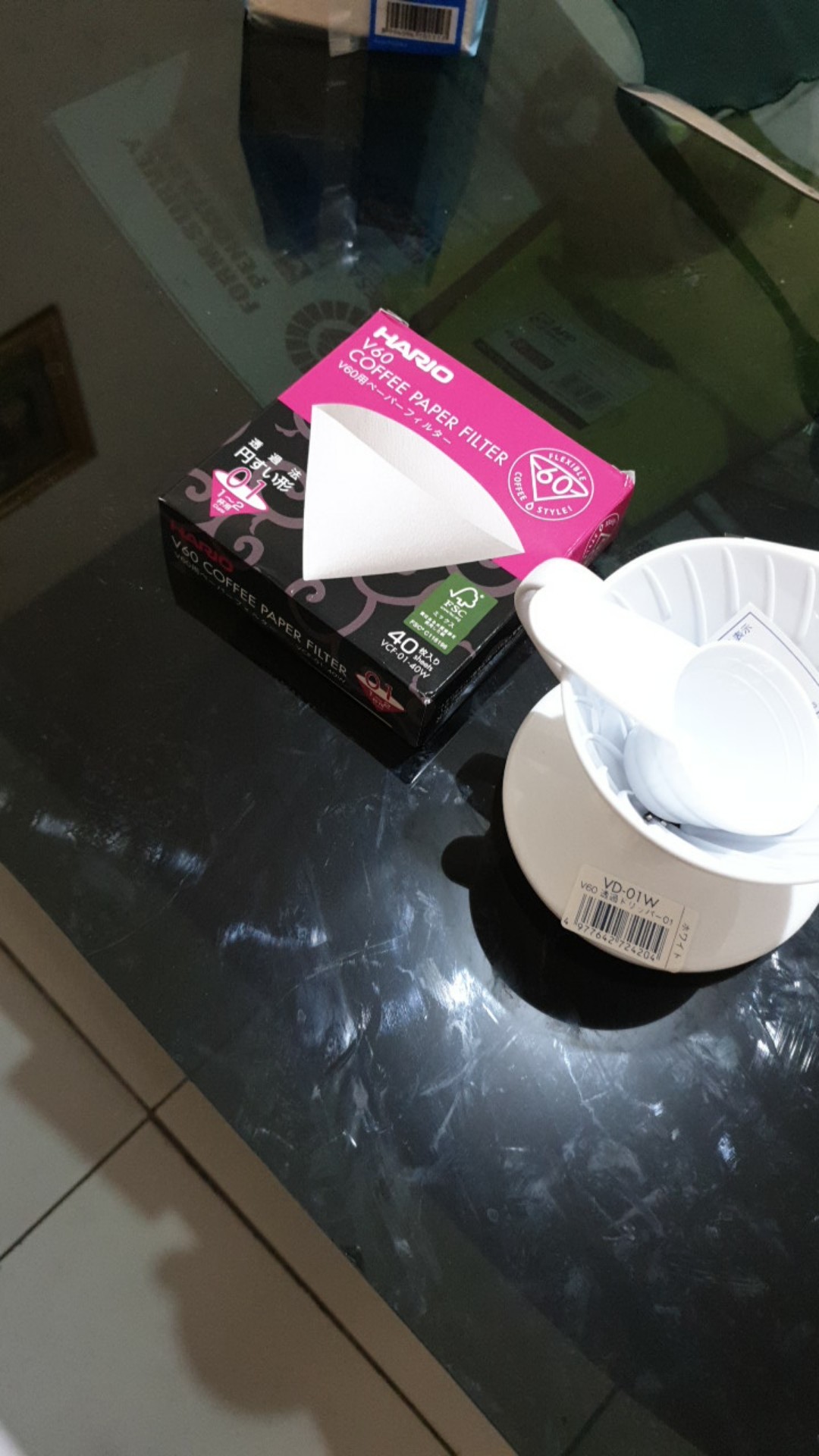 Hario Set V60 Coffee Dripper 01 White & Paper 01 White Isi 40