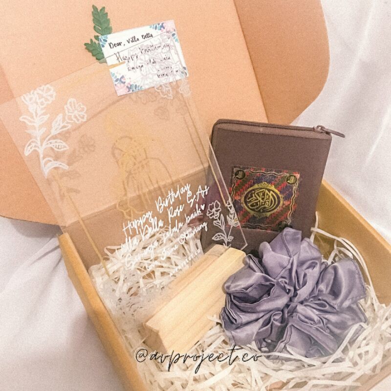 

ACRYLIC GIFT BOX - PAKET B