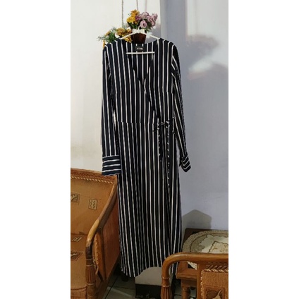 Monki women dress color navy stripe