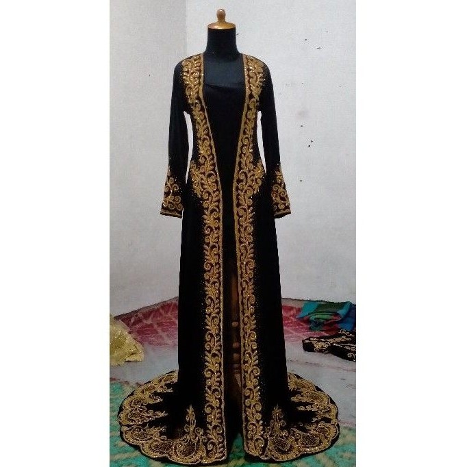 Kebaya pengantin Jawa bahan bludru sepasang