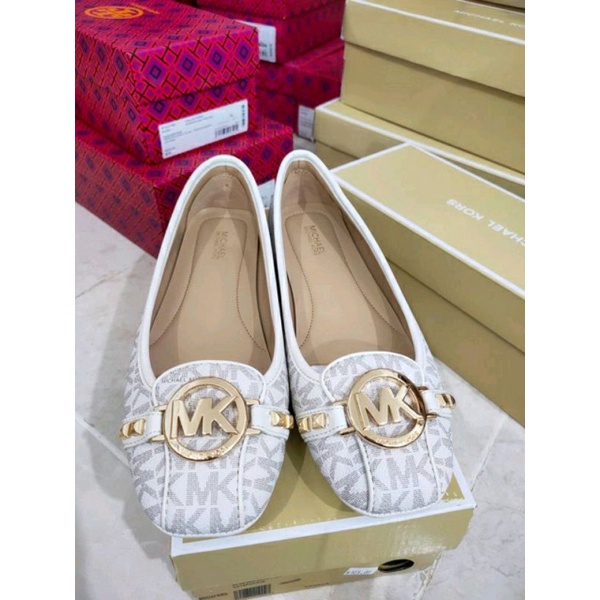 Sepatu michael kors fulton sign white ghw stud