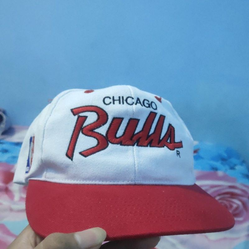 Topi Snapback Vintage Chicago Bulls Script White by SS