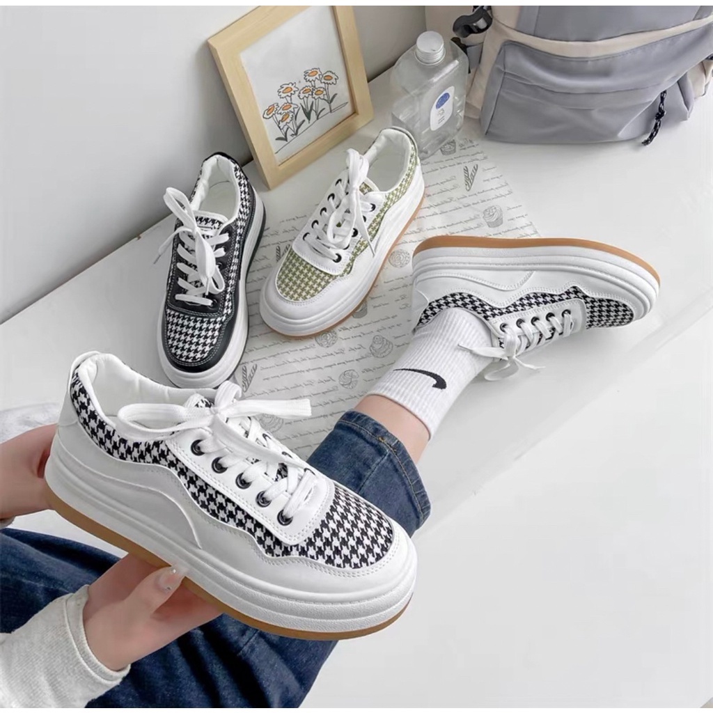 AVANCEID 1857 Sepatu Sneakers Wanita Sekolah Olahraga Sport Hitam Putih Import