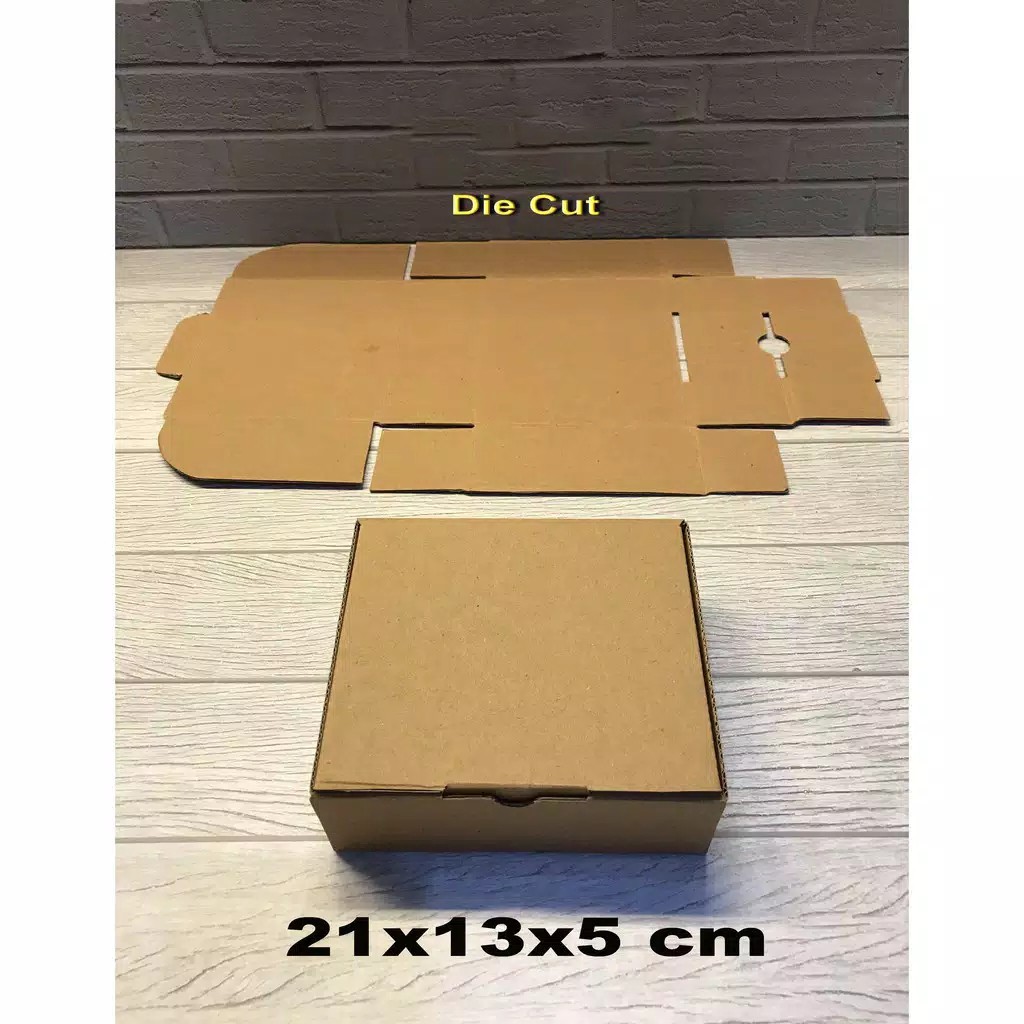 

Kardus 21 x13 x 5 cm...... Die Cut