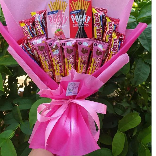 

BISA COD Buket Snack pink pocky /paket/bingkisan Snack Ulang Tahun/Ultah/ Wisuda/Kado/Hadiah