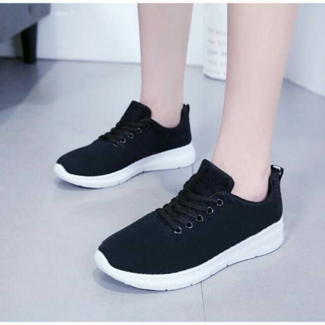 Sepatu Kets Wanita Hitam Sekolah Shopee Indonesia