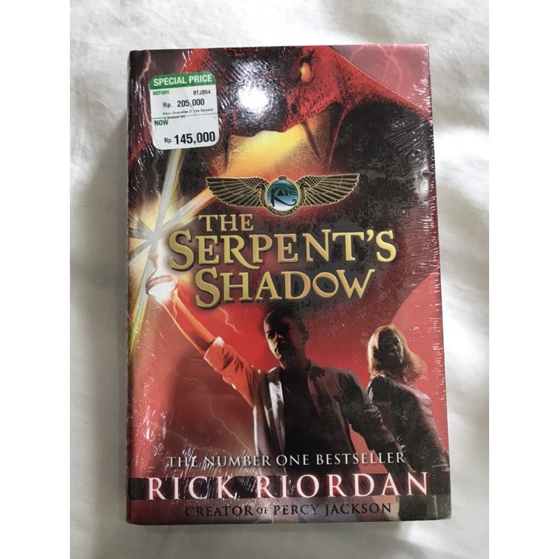 Novel The serpent’s shadow (bahasa inggris)