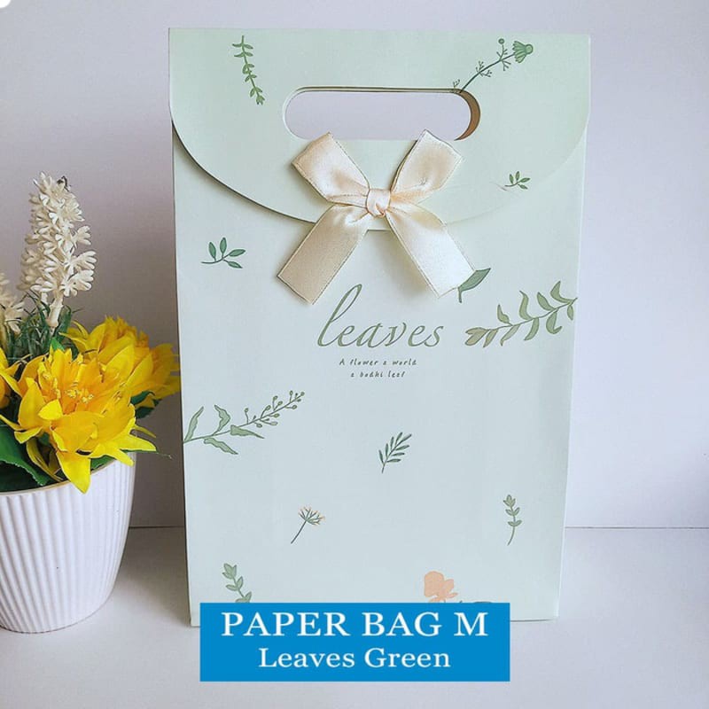 

Paper Bag Motif M / Tas Kertas Kado / Tas Ulang tahun - M LEAVES 2