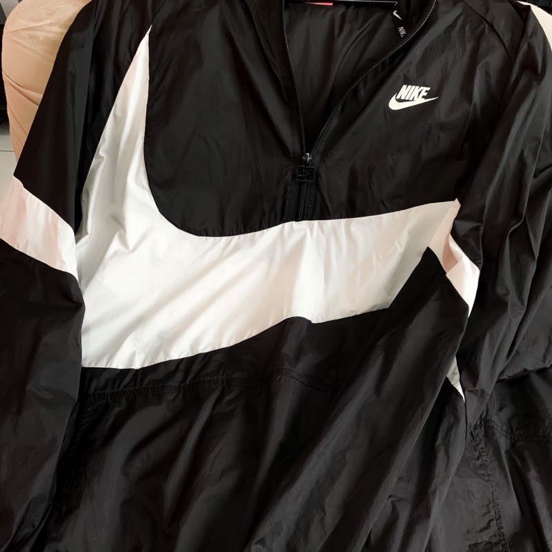 nike big swoosh windbreaker