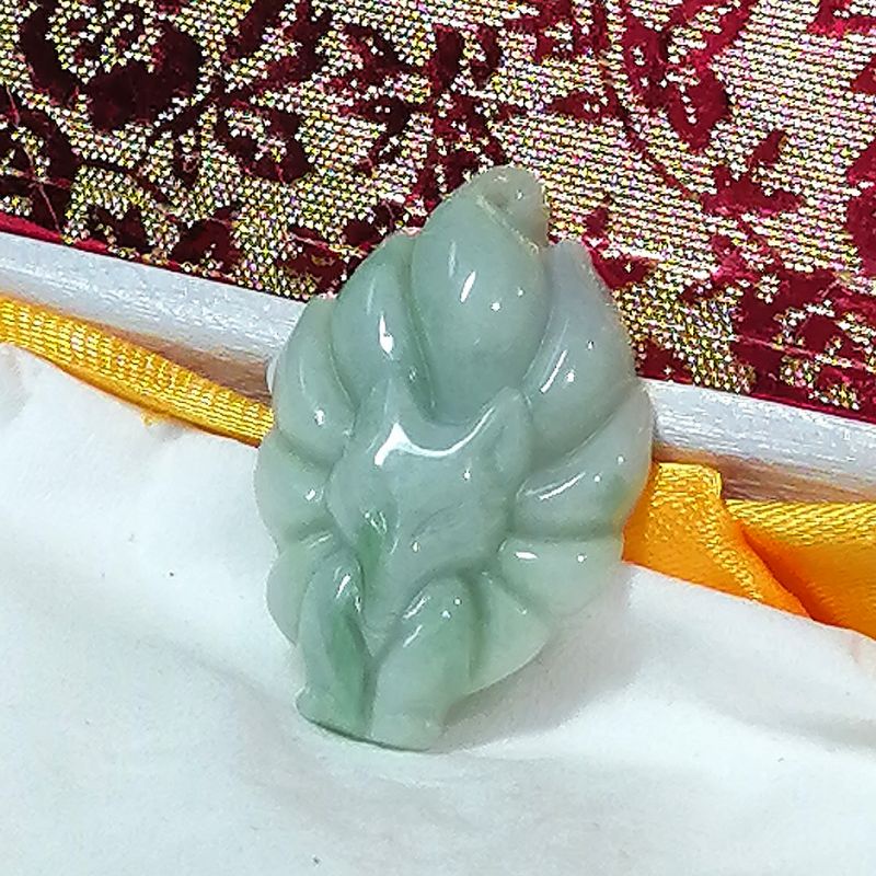 k9726 Liontin Giok Jadeite Ukiran Rubah Berekor 9 Bersertifikat Grade A