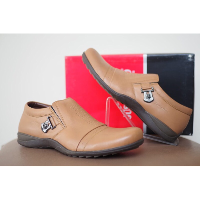 Turun Harga Sepatu Pria kulit Asli original JUSTIN OTTO AG 705