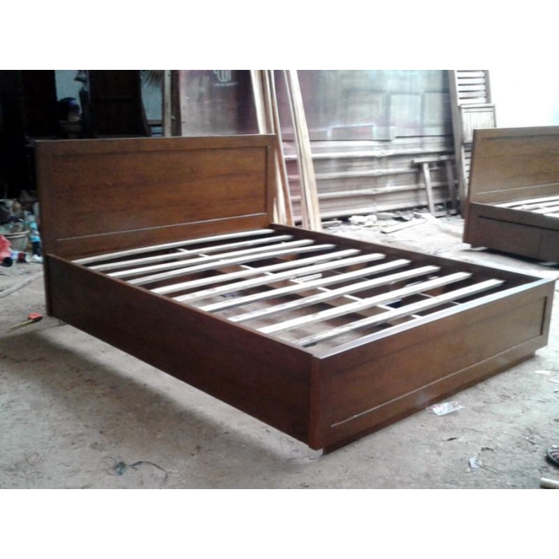 Ranjang atau Dipan Minimalis Laci 3 Ukuran 160x200 cm Kayu Jati