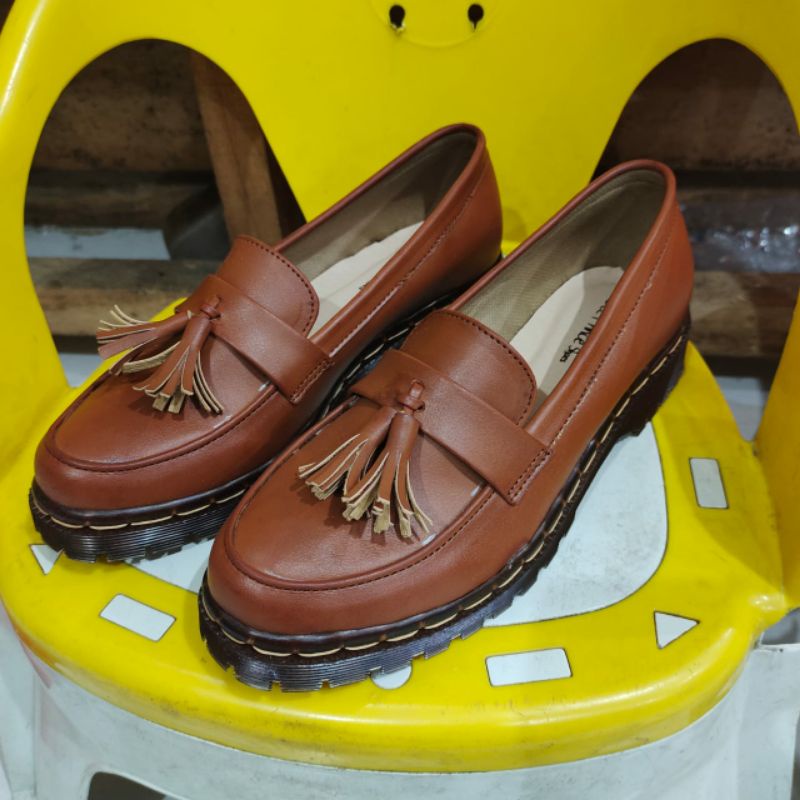 sepatu wanita dokmart