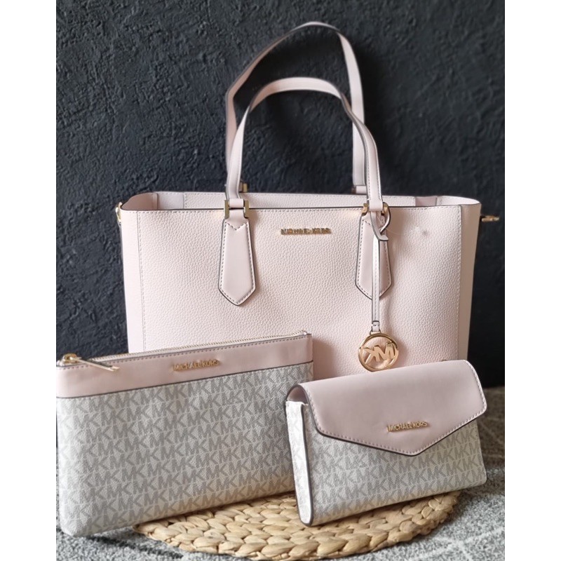 

MK pink pastel