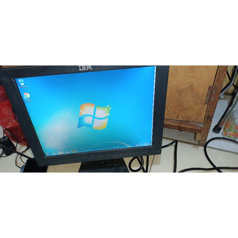 monitor lcd komputer 15 kotak IBM minus