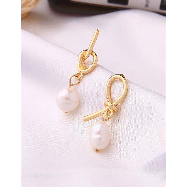 LRC Anting Tusuk Fashion Gold Knotted 925 Sterling Silver Pearl Earrings D03278