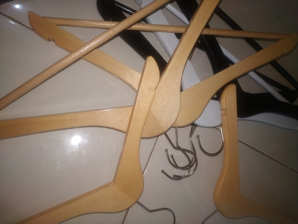 Hanger Kayu Dewasa Hitam Gantungan Baju Pakaian Display Baju Distro Butik Hitam Palang Dewasa Remaja