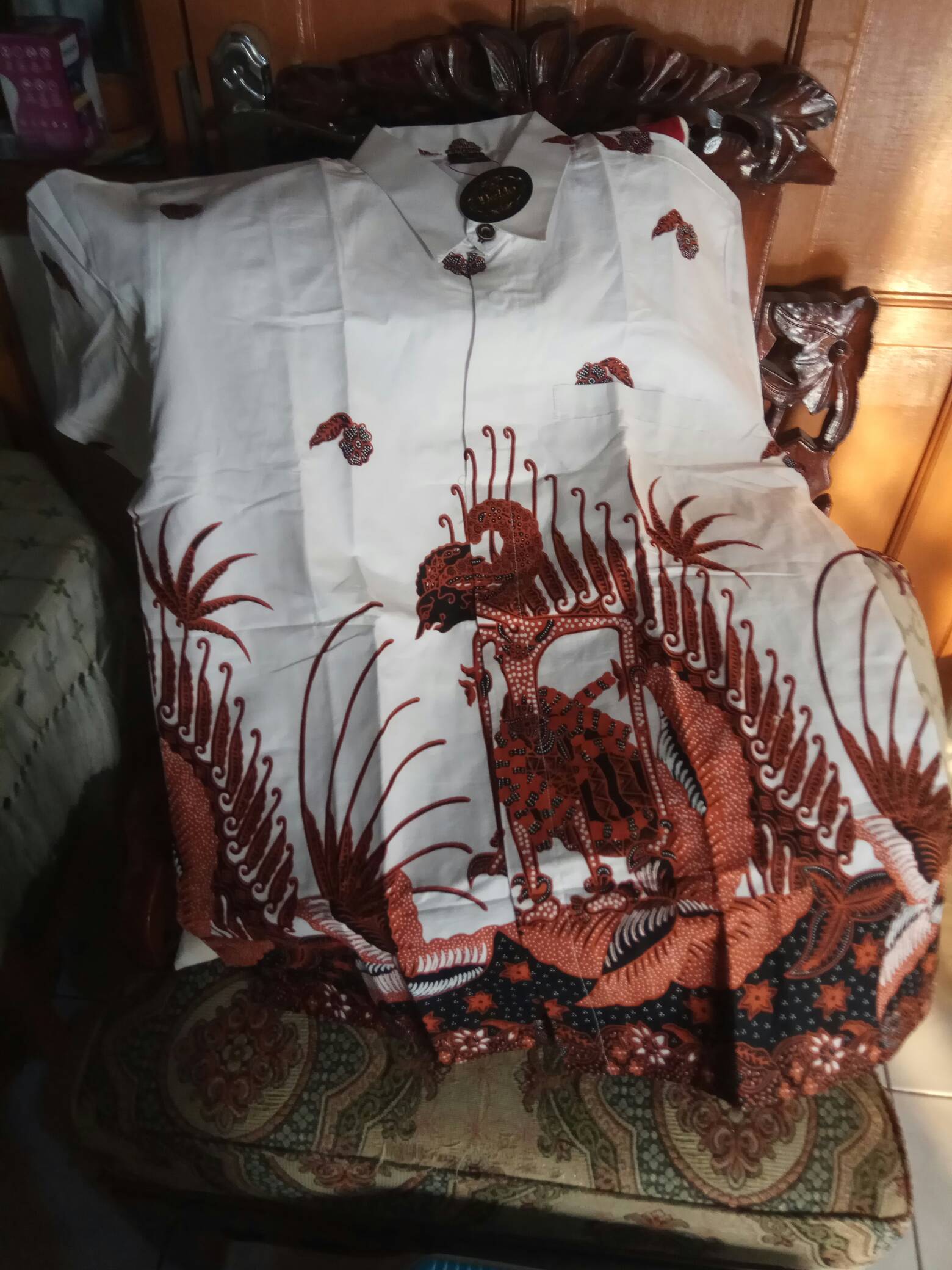 Kemeja Batik Pria Lengan Panjang Slim Fit Baju Hitam Batik Wayang Ori Solo By Dewo