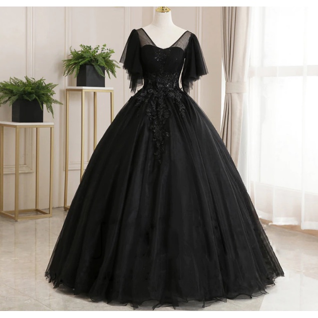 Quinceanera Dresses 2020 New Elegant Party Prom Formal V-neck Ball Gown Vintage Lace Quinceanera Dre