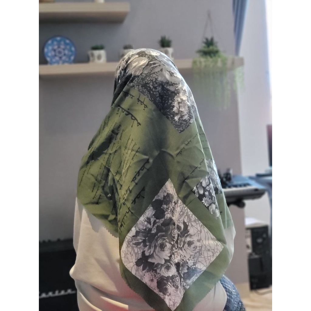 DISKON Jilbab Voal Motif Premium Square Lasercut Edition , Hijab Segi empat Motif ,Grosir Murah!!!-M koran hijau