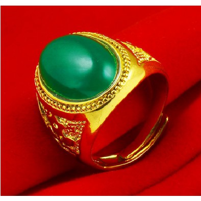 Cincin Emas Dengan Batu Giok Besar