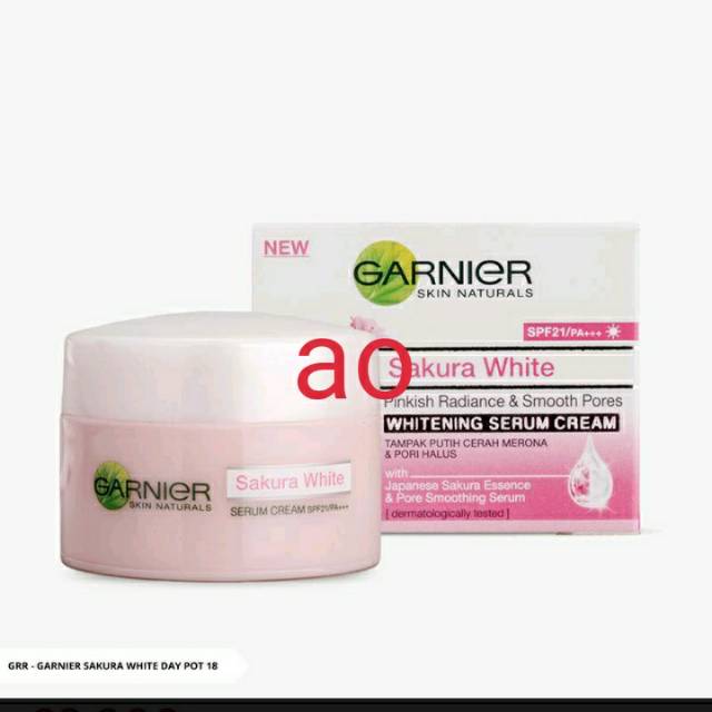 

garnier sakura white day