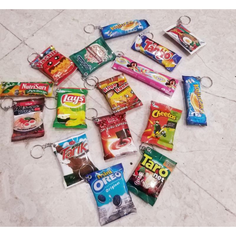 Gantungan Kunci Mini Snack Taro Indomie dll Lucu Murah Souvenir Ultah Anak