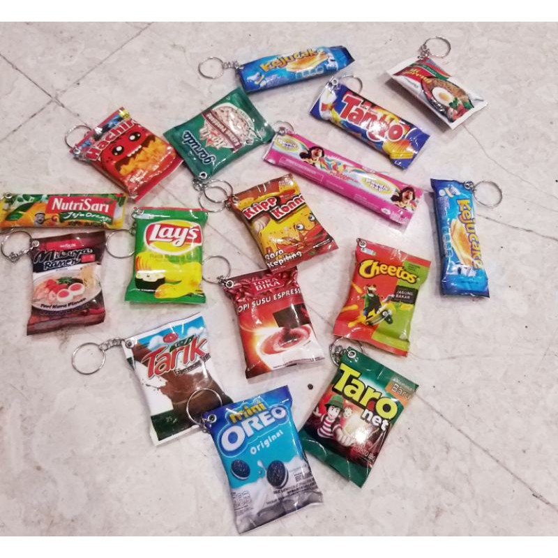 Gantungan Kunci Mini Snack Taro Indomie dll Lucu Murah Souvenir Ultah Anak