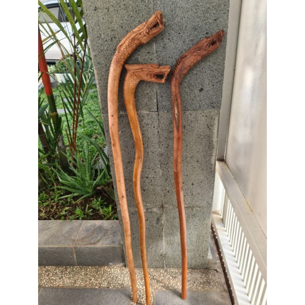 tongkat jalan kayu setigi ukir naga jawa