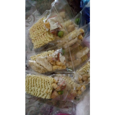 

CUANGKI RAMEN NENG ZYA