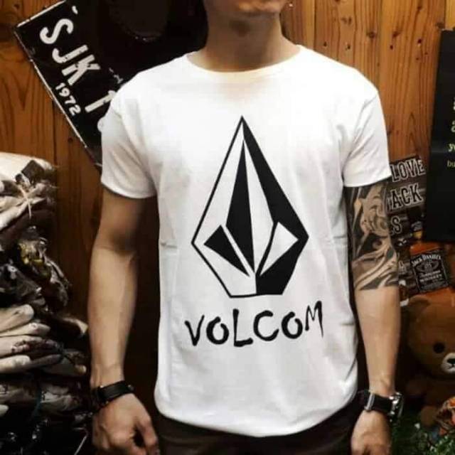 Kaos pria motif  volcom