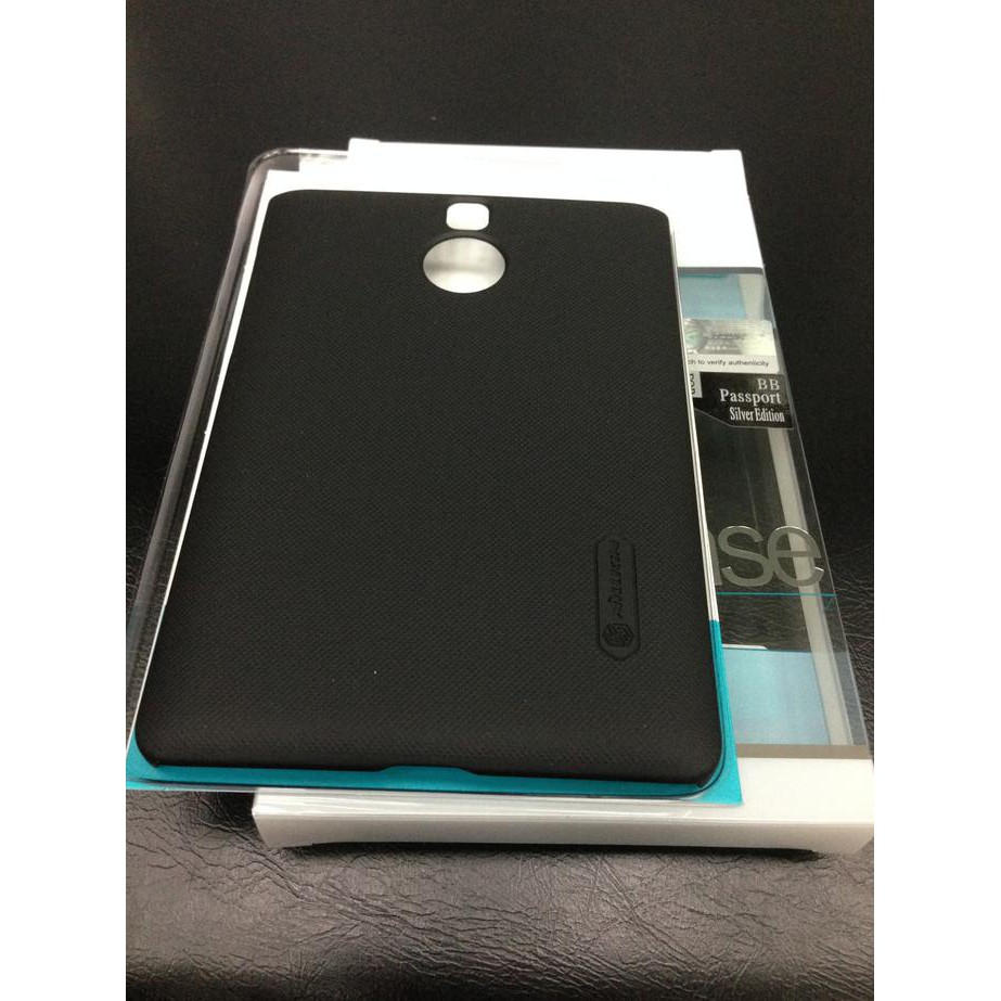 CHASING HP_HRP NILLKIN HARD COVER BLACKBERRY PASSPORT SILVER EDITION HITAM GOLD SERI MPV2081