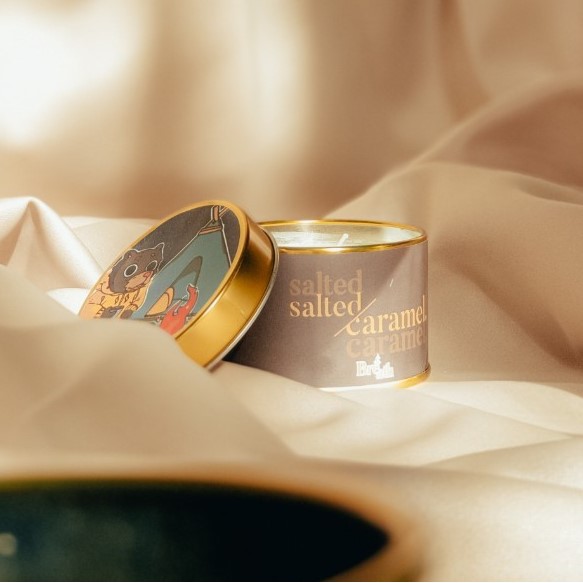 

Premium 100% Natural Aromatic Scented Candle - Flavor : Salted Caramel - DailyBreath.id