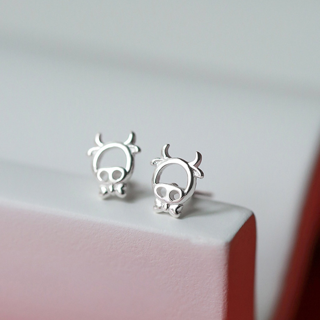 Hu Hu Hu Hu Hu Alat Bantu Pasang Kacamata♡ 1 Pasang Anting Stud Desain Zodiak Sapi Model Hollow Untuk Wanita