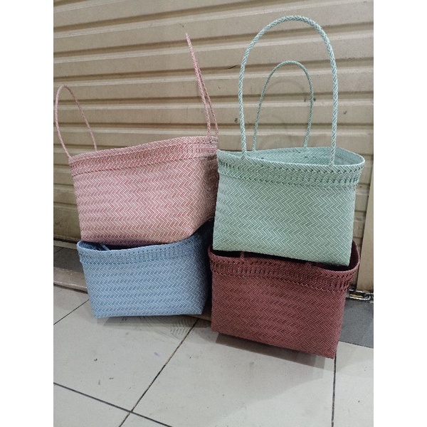 

tas anyaman keranjang model kotak nasi box 30 isi 1 pcs