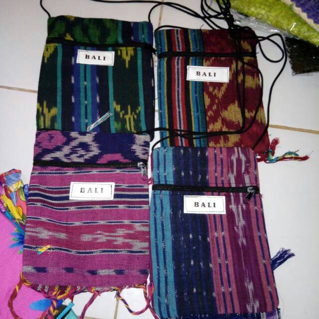 Tas tenun / Tas blengket paspor kecil bali